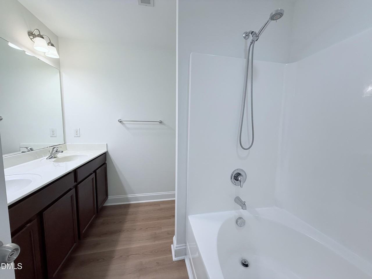 275 Michigan Ave - Photo 7 of 15