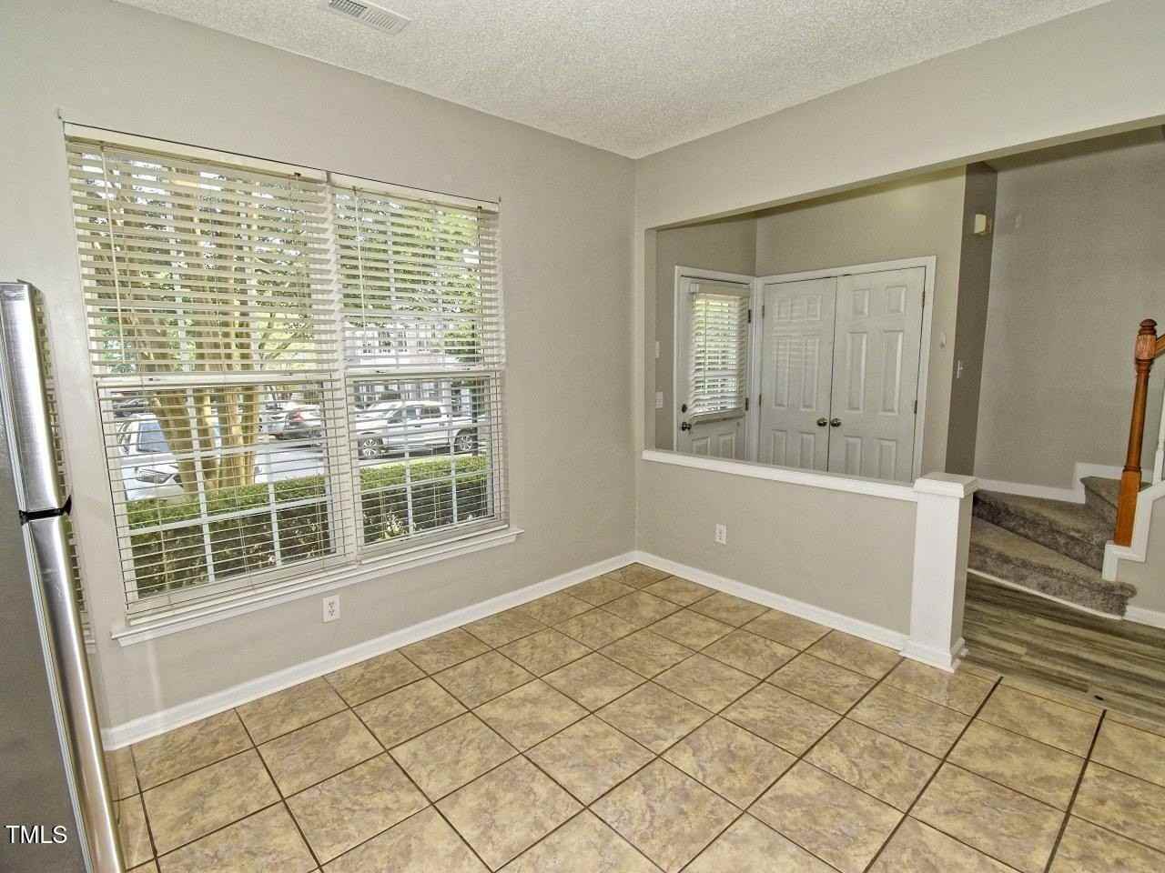 314 Canyon Lake Cir - Photo 7 of 28