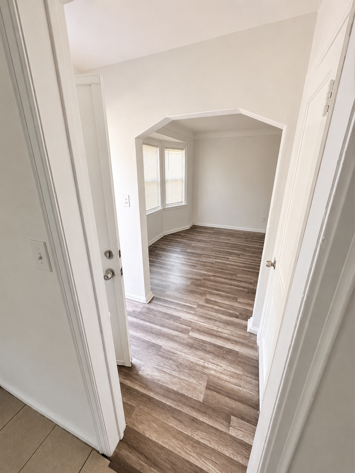 19152 Grandville Ave #1 - Photo 7 of 15