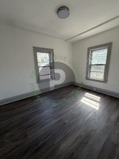 2002 Chesterland Ave #4 - Photo 4 of 17