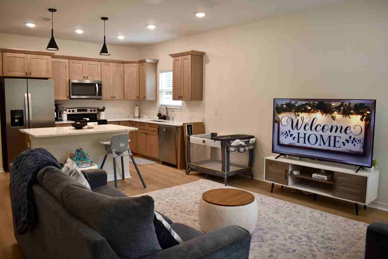 1359 E Chestnut Ave #1 - Photo 5 of 21
