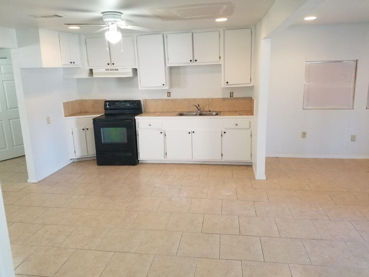 4934 Stephen Girard Ave #1 - Photo 2 of 6