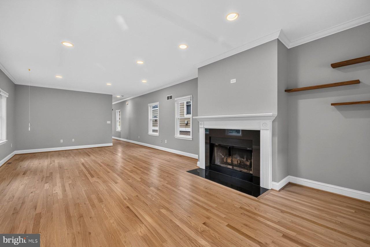 5038 Sherier Pl Nw - Photo 5 of 42