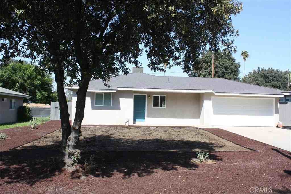 3035 Kathleen St - Photo 2 of 48