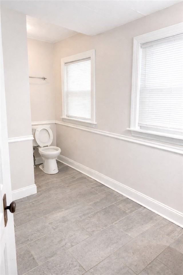 422 Pawtucket Ave - Photo 3 of 6