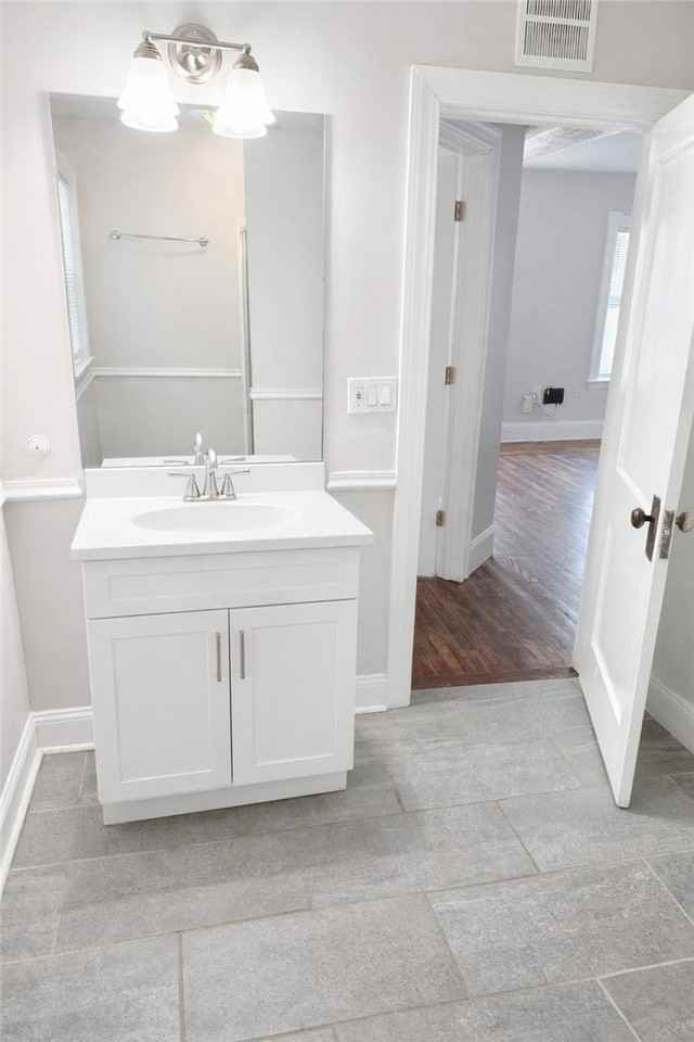 422 Pawtucket Ave - Photo 4 of 6