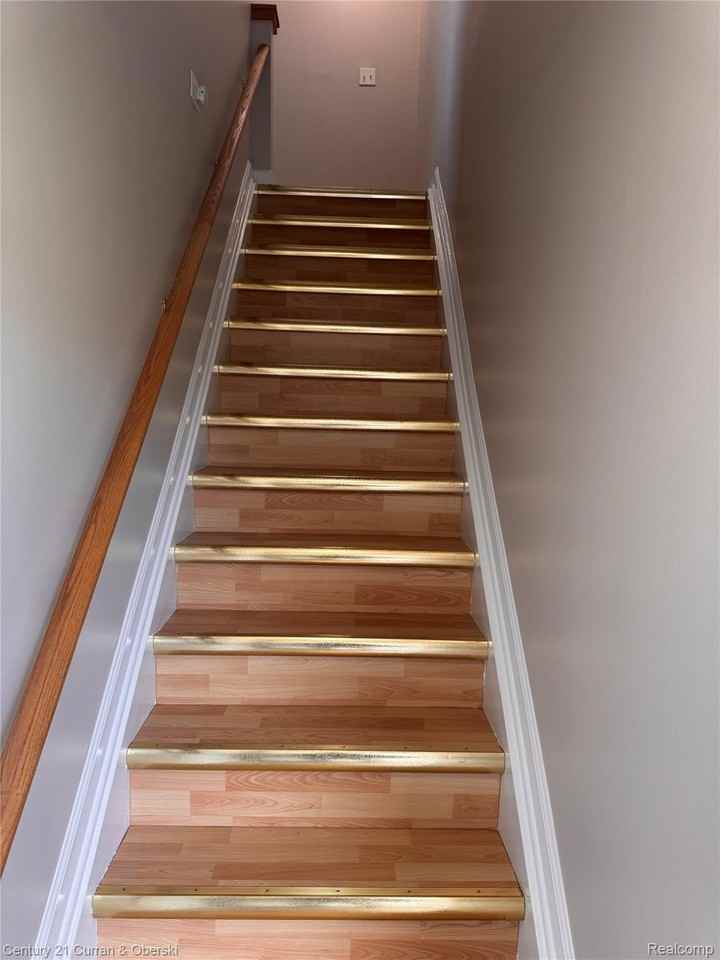 1497 Harbor Dr - Photo 3 of 22