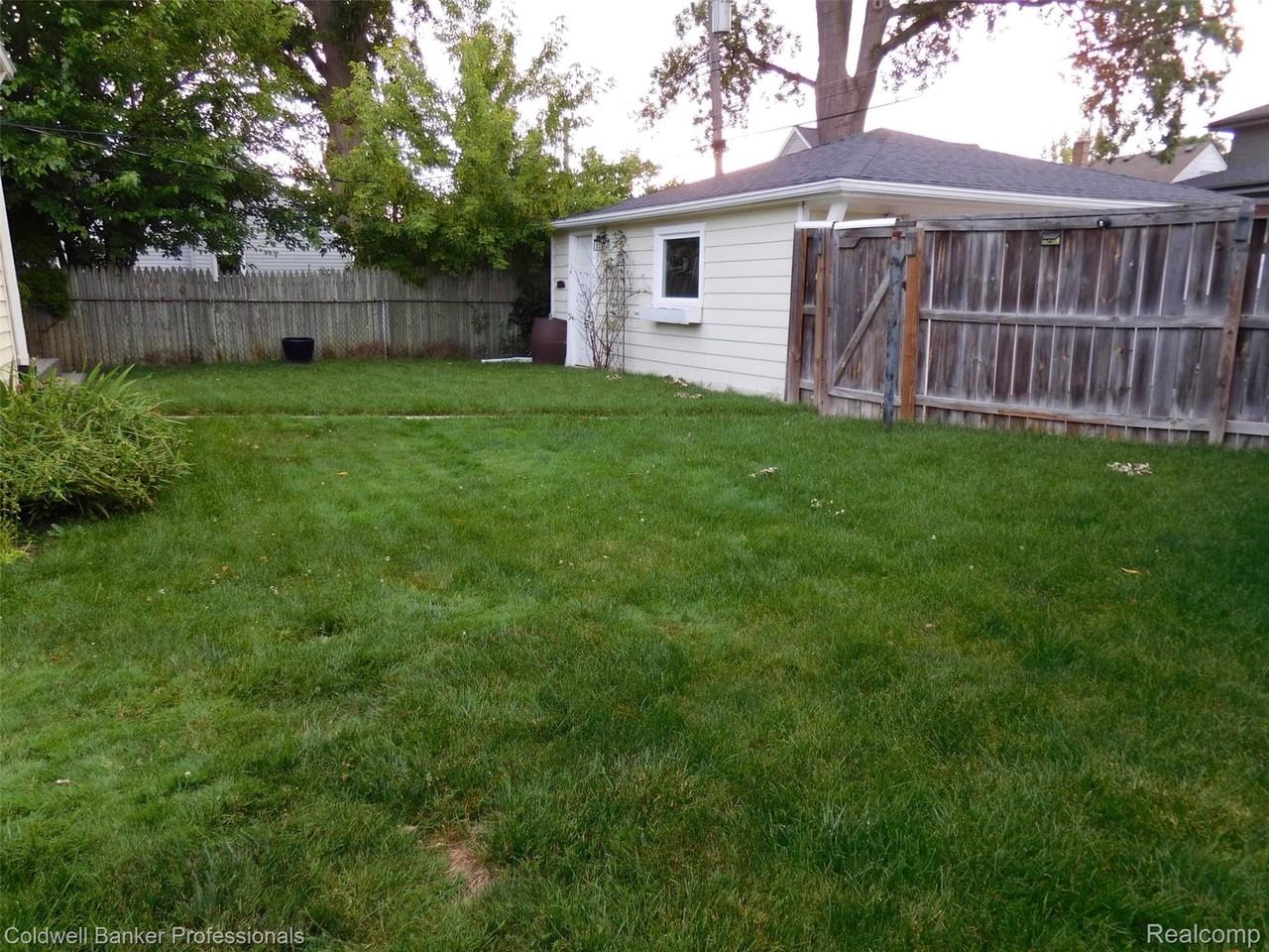 1591 Webster St - Photo 4 of 31