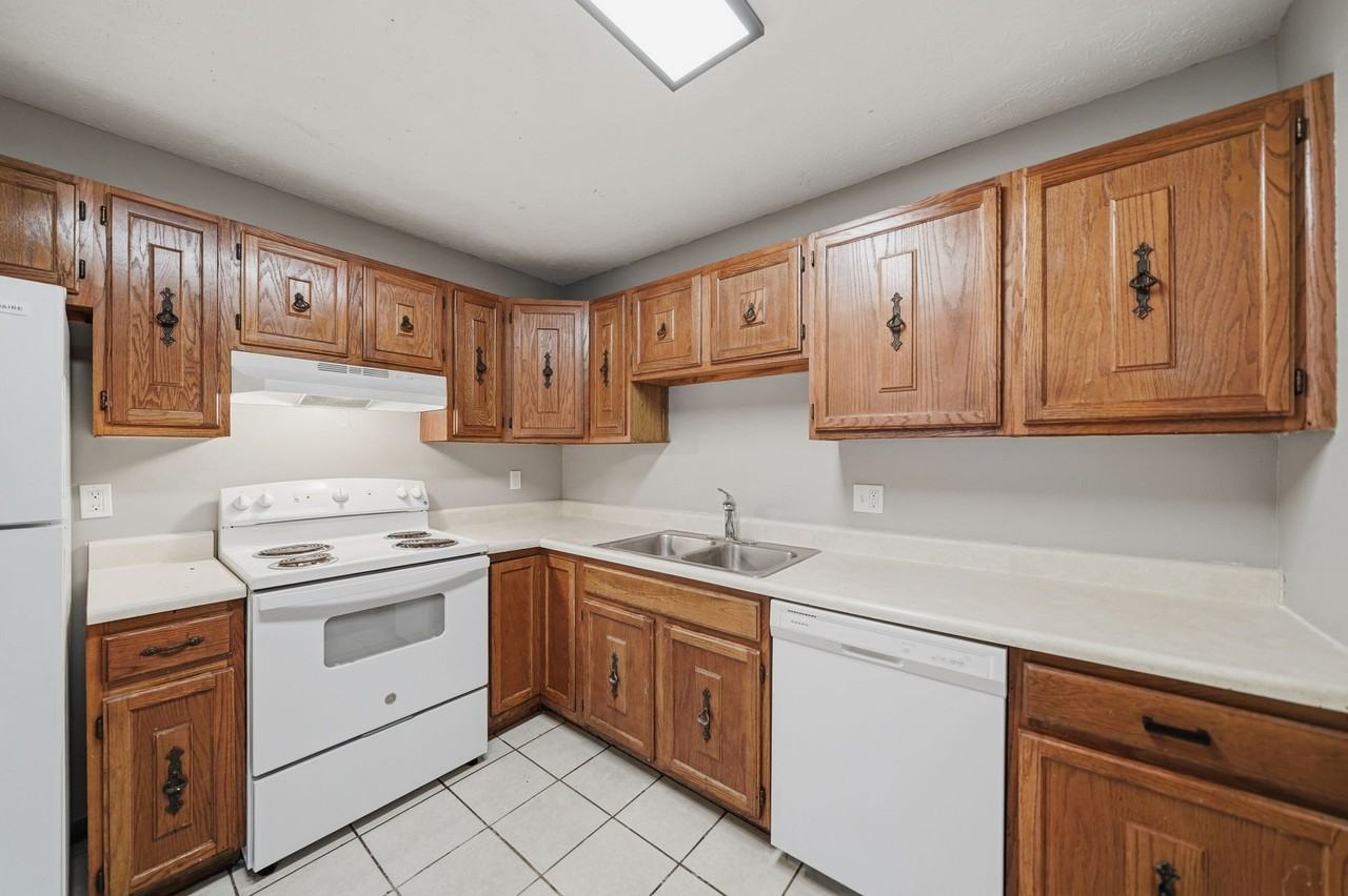 2612 J St #3 - Photo 5 of 10