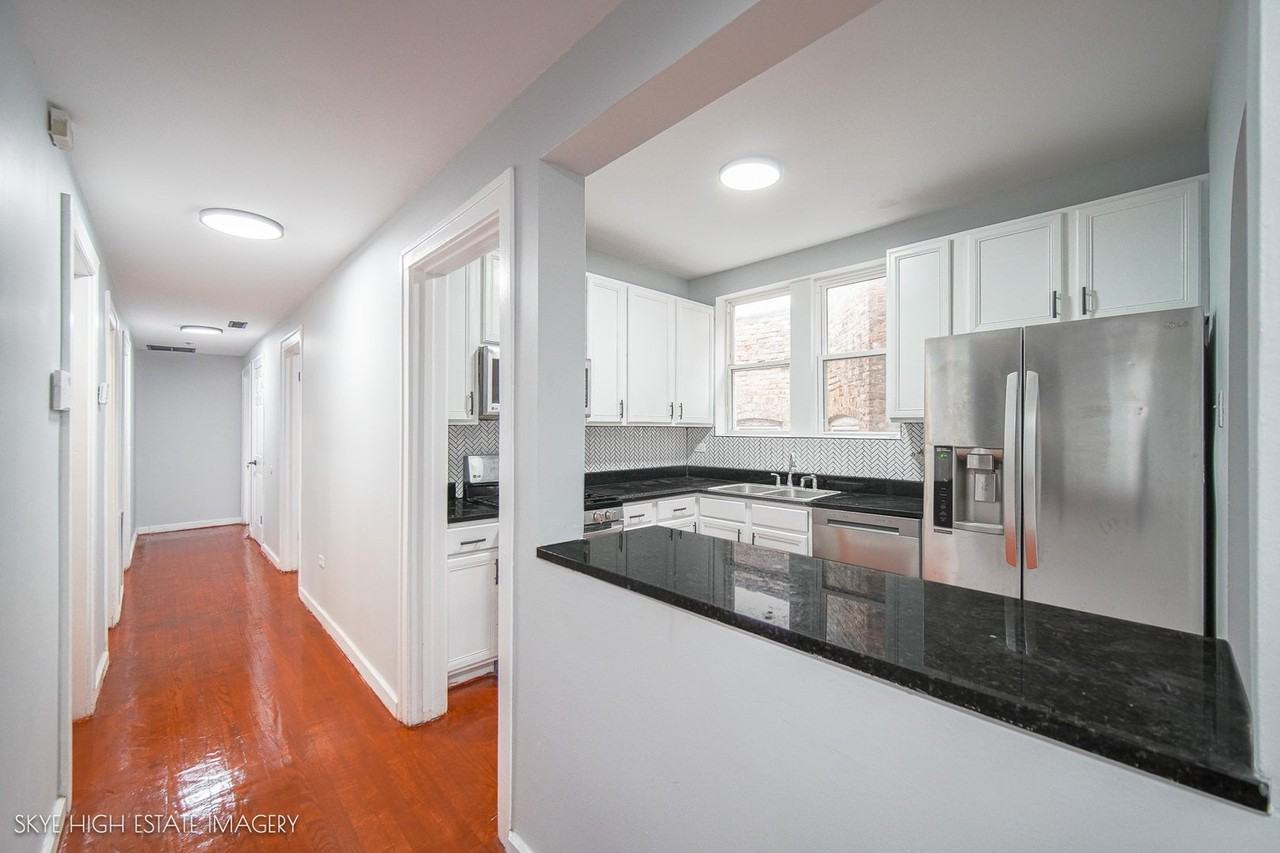 6720 S Paxton Ave - Photo 3 of 18