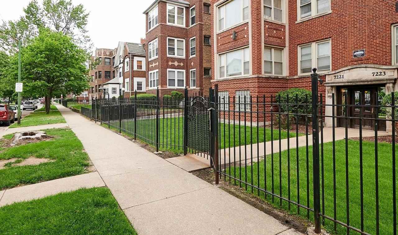 7223 S Euclid Ave - Photo 2 of 14