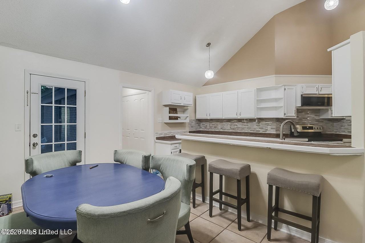 9228 Point Aux Chenes Rd - Photo 5 of 24