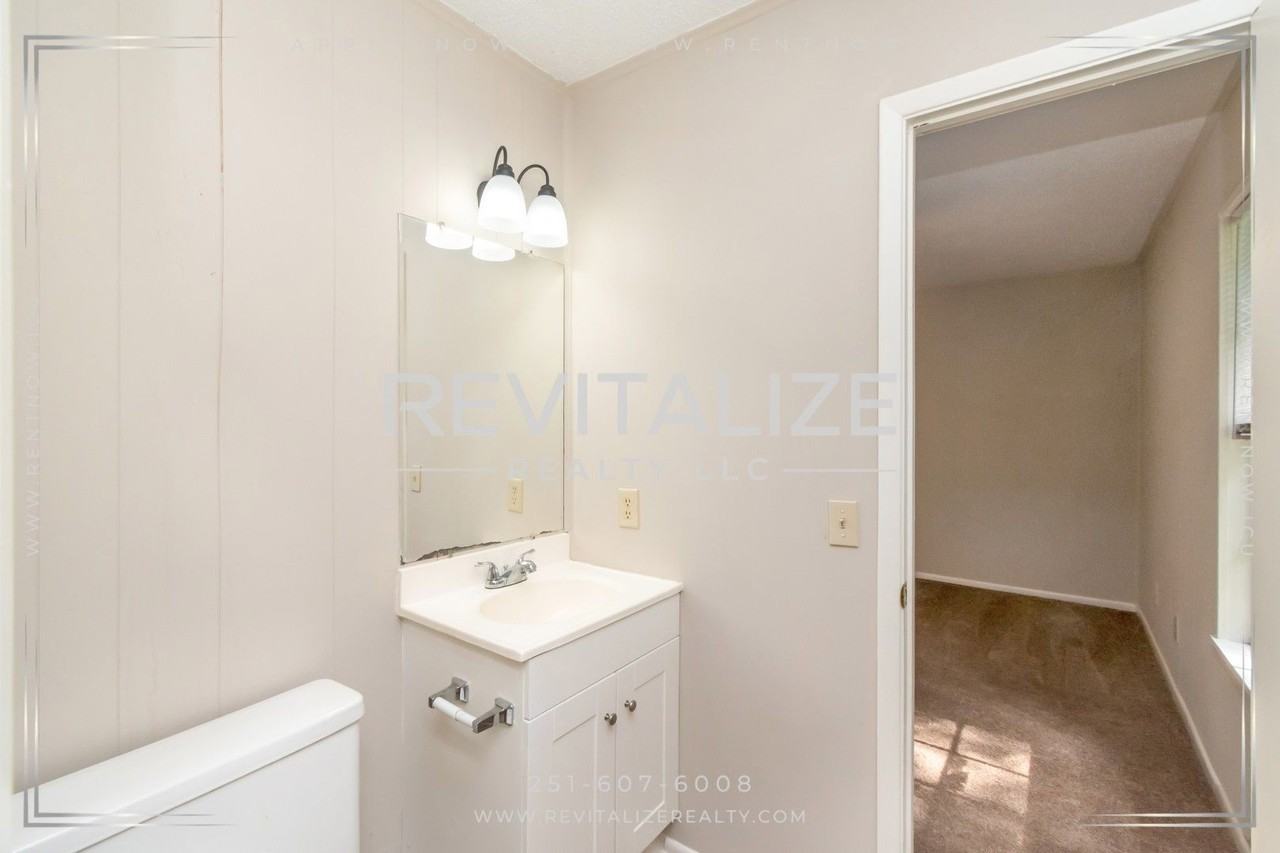 1803 Runnels Rd - Photo 5 of 24