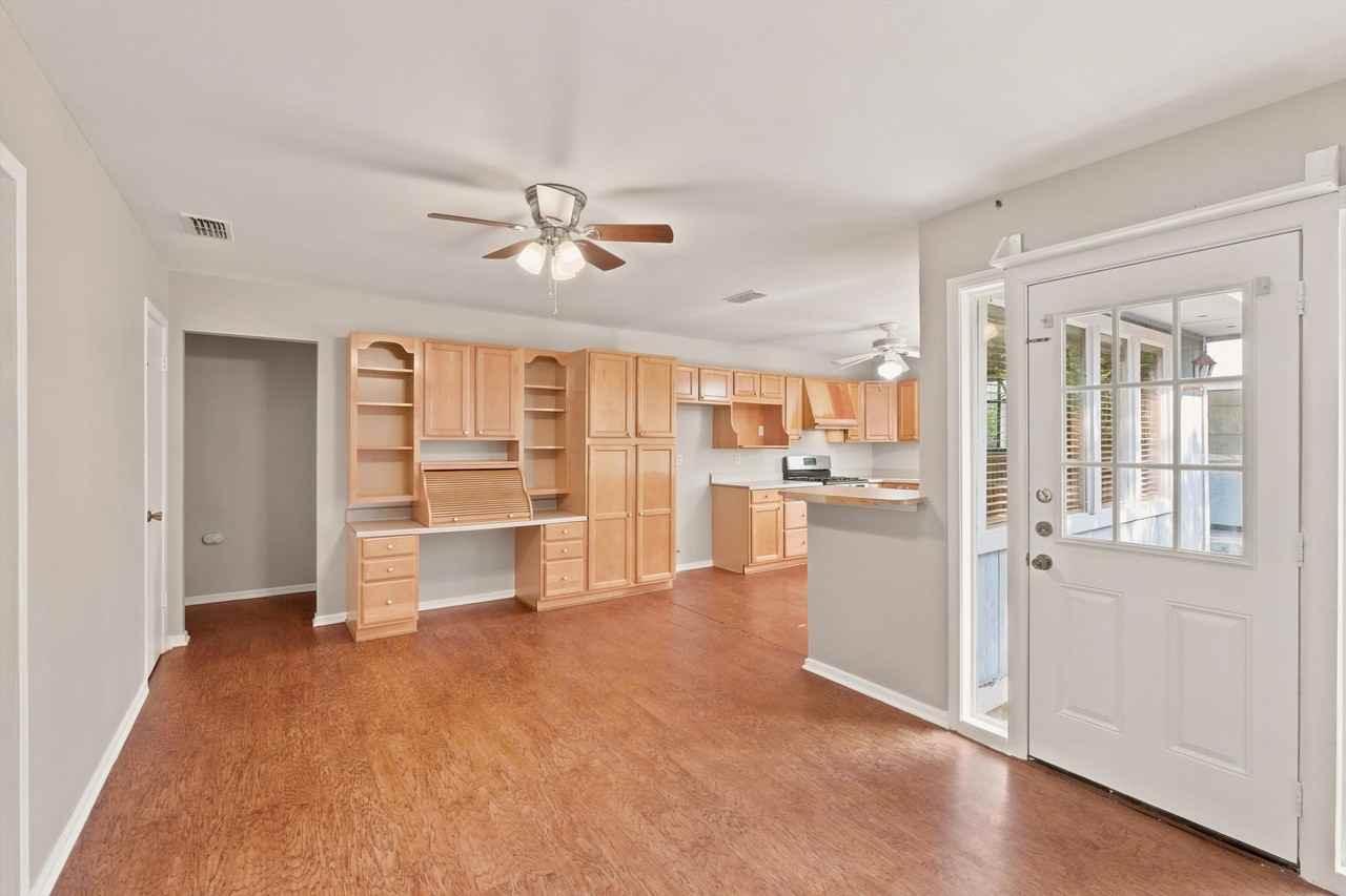 4515 Clear Spring Dr - Photo 3 of 20