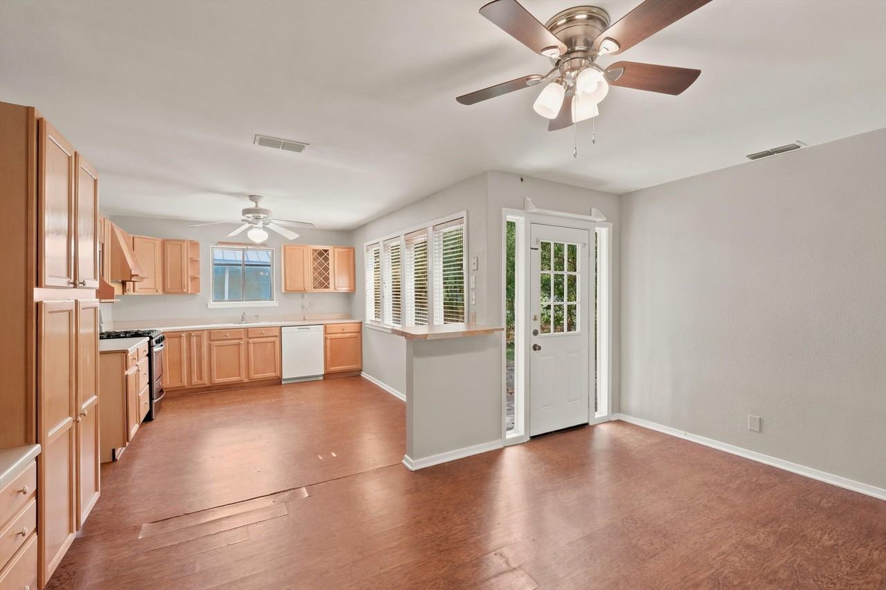 4515 Clear Spring Dr - Photo 4 of 20