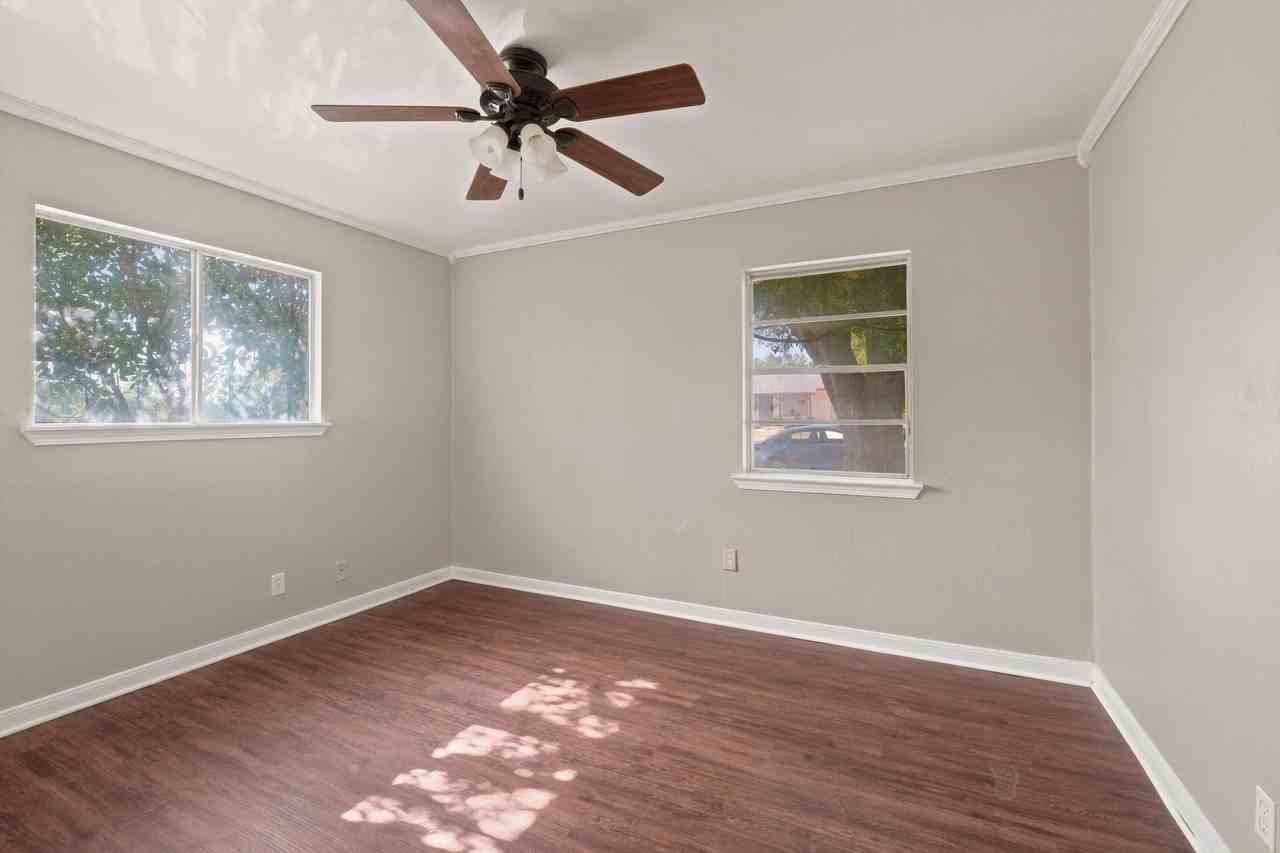 4515 Clear Spring Dr - Photo 6 of 20