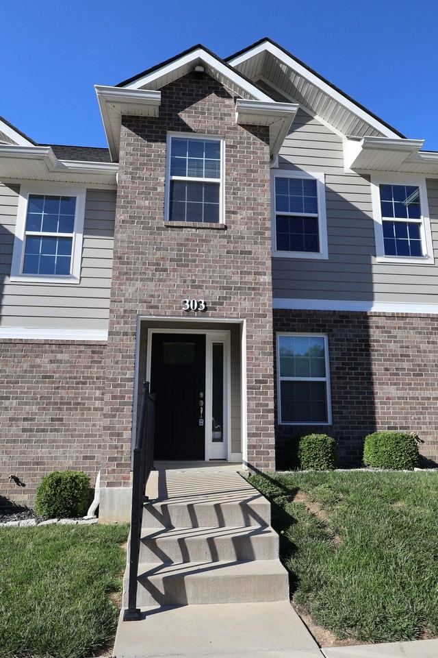 303 Creekview Dr #303 - Photo 2 of 50