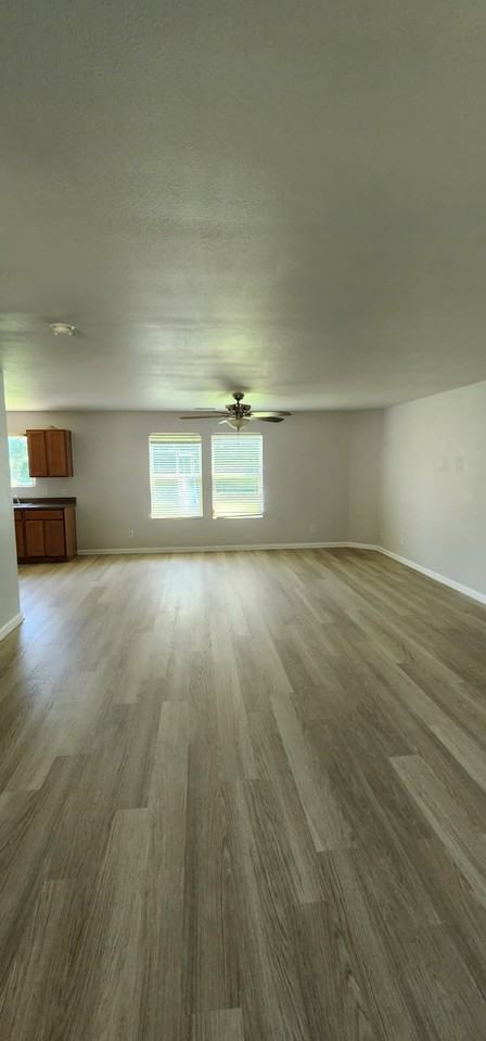 155 Bayside Ln #1 - Photo 2 of 9