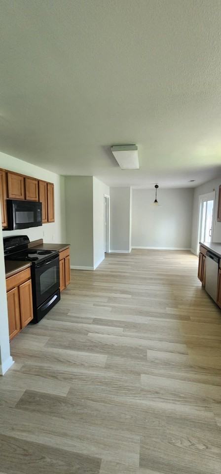 155 Bayside Ln #1 - Photo 3 of 9