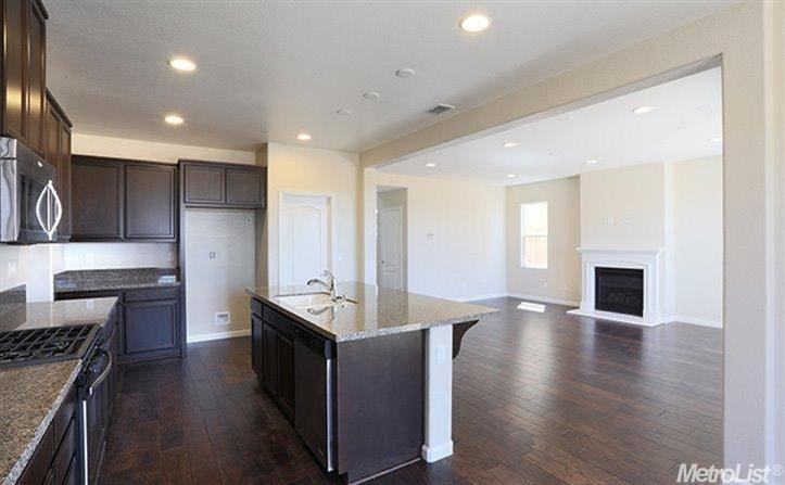 872 Calico Dr #1 - Photo 2 of 8