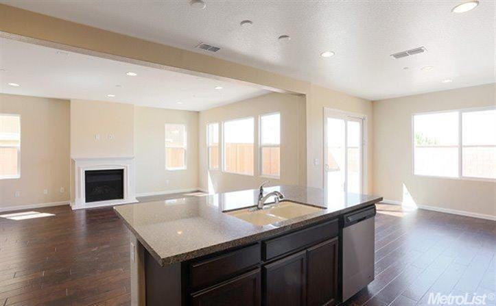 872 Calico Dr #1 - Photo 3 of 8