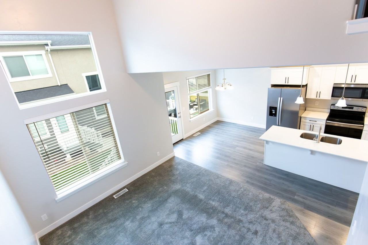 3856 W 1650 N - Photo 4 of 15