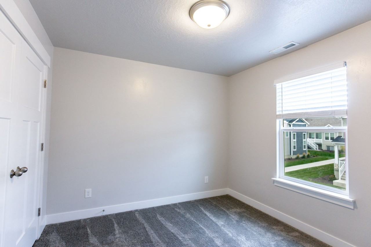 3856 W 1650 N - Photo 5 of 15