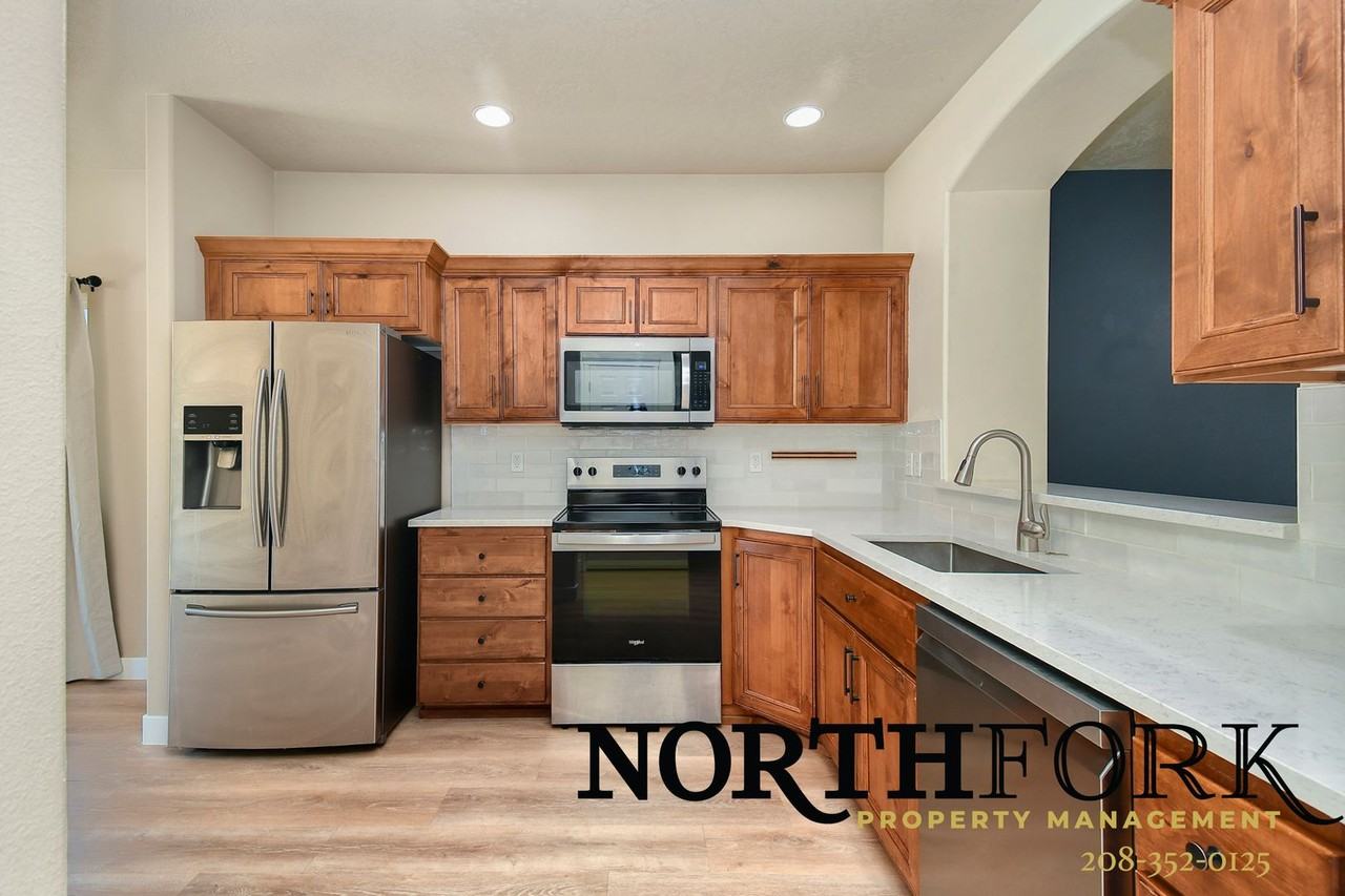5619 S Summit Creek Way - Photo 3 of 12