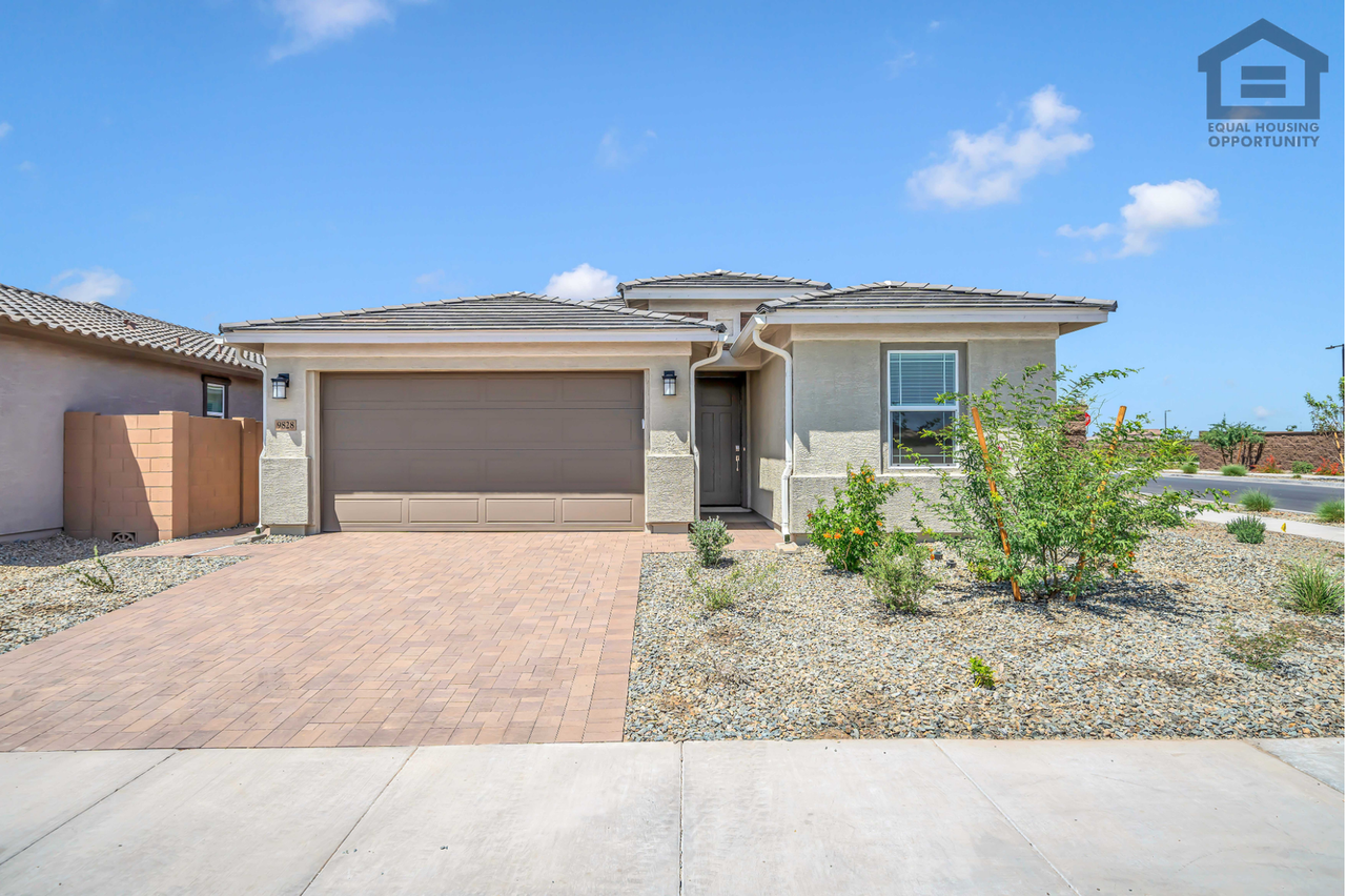 9828 W Mulberry Dr - Photo 4 of 50