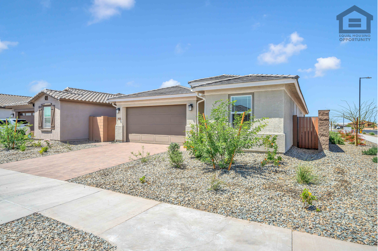 9828 W Mulberry Dr - Photo 5 of 50