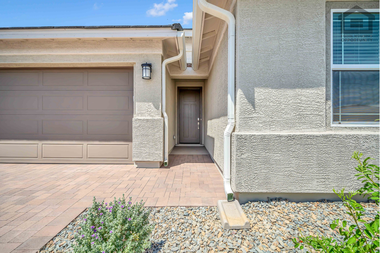 9828 W Mulberry Dr - Photo 7 of 50