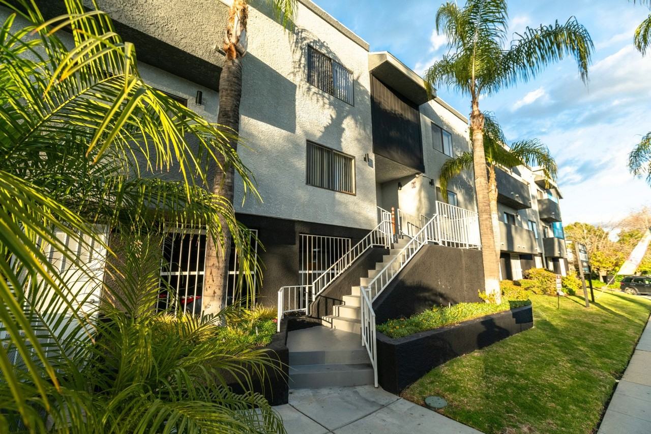 17211 Chatsworth Street - Photo 2 of 19