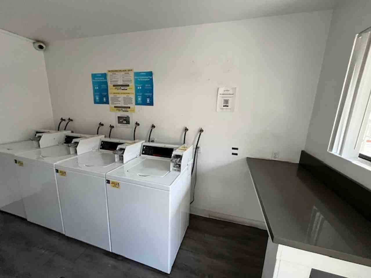 17211 Chatsworth Street - Photo 7 of 19