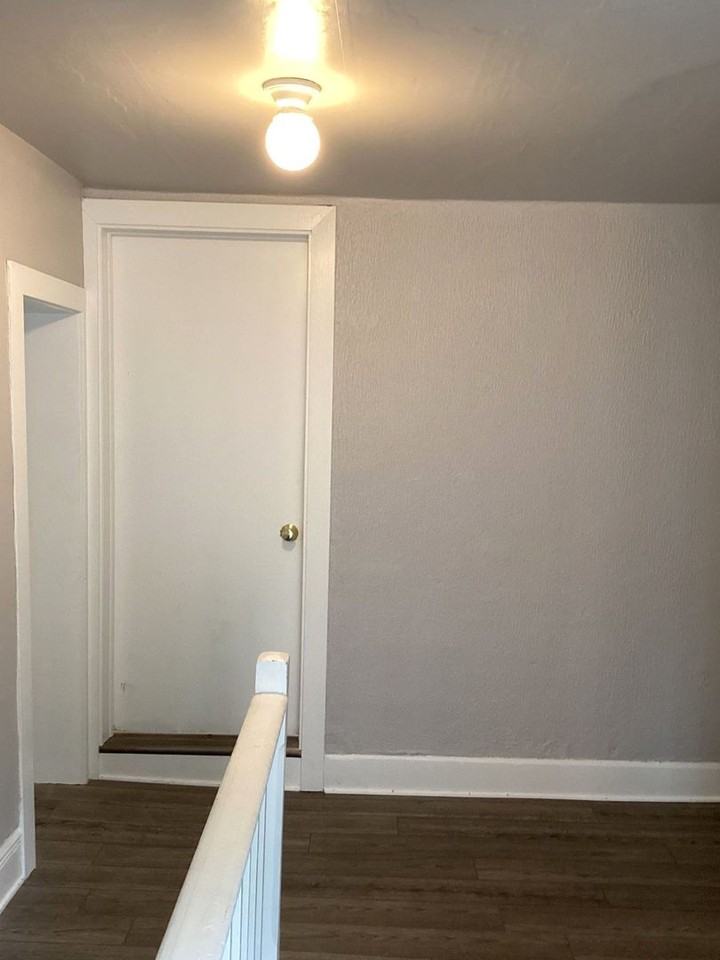 238 E King St - Photo 3 of 15