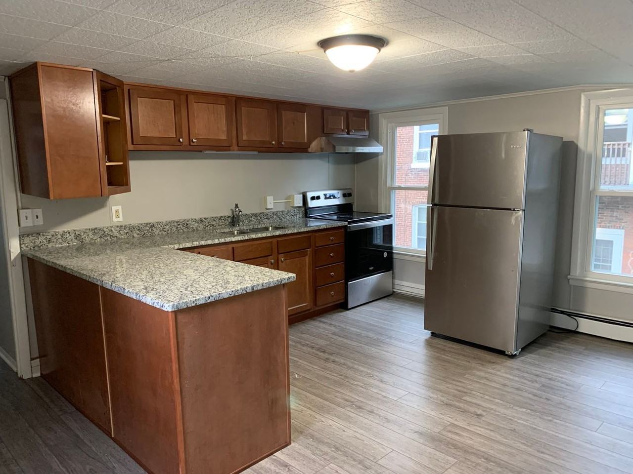 238 E King St - Photo 5 of 15