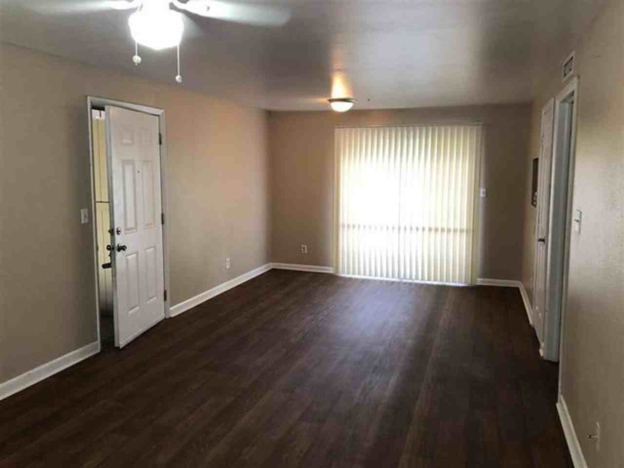 1943 Dawsey St - Photo 2 of 8