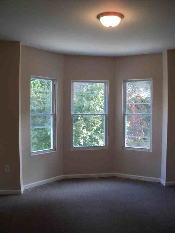 161 Weaver St - Photo 2 of 8
