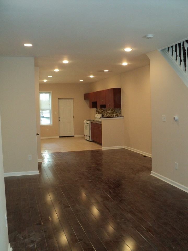 161 Weaver St - Photo 4 of 8