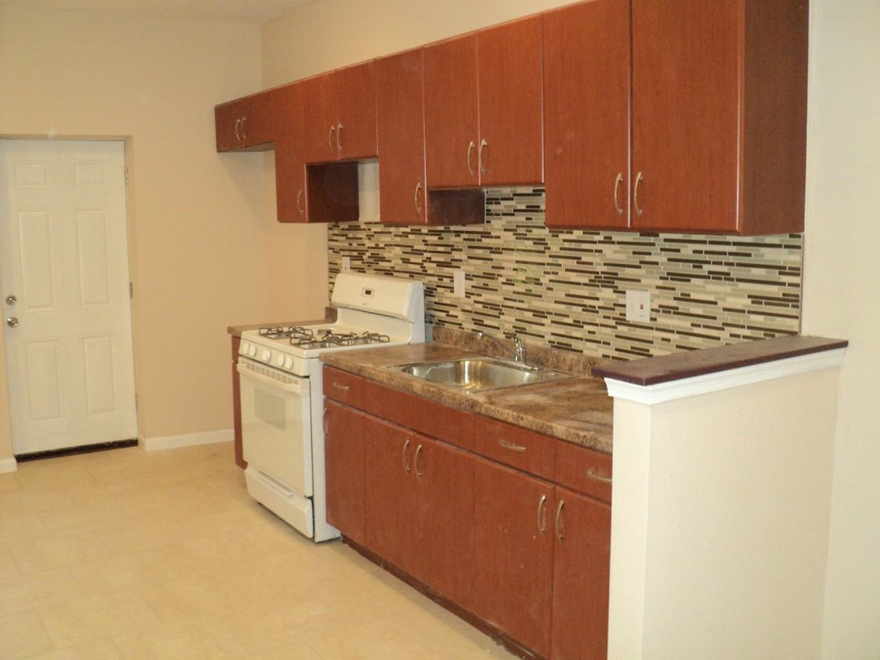 161 Weaver St - Photo 5 of 8