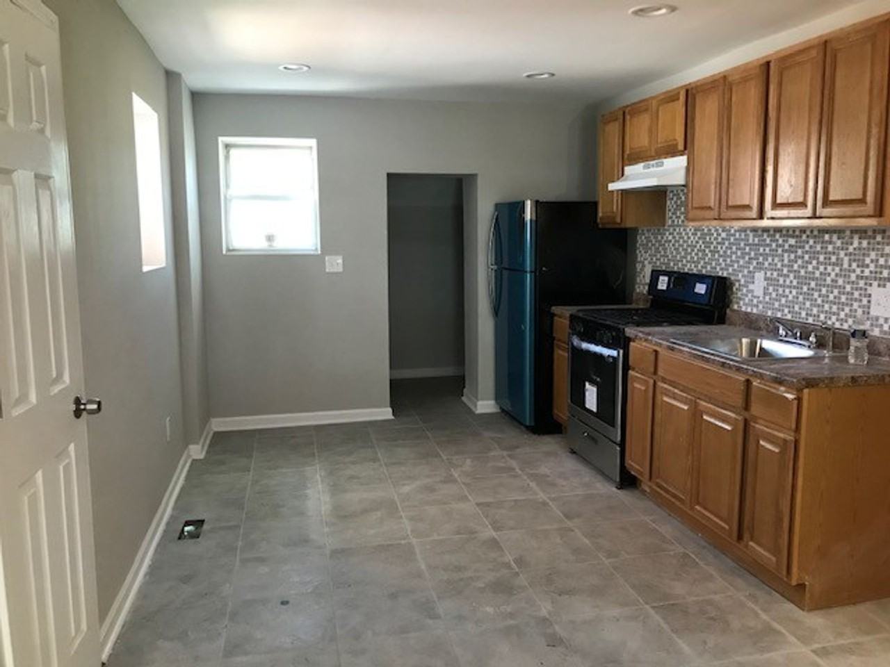 6969 Rodney St - Photo 4 of 10