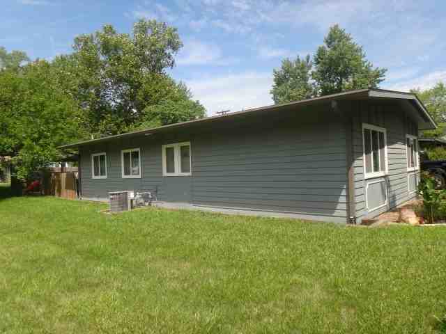 1711 Sw Kent Pl - Photo 3 of 38