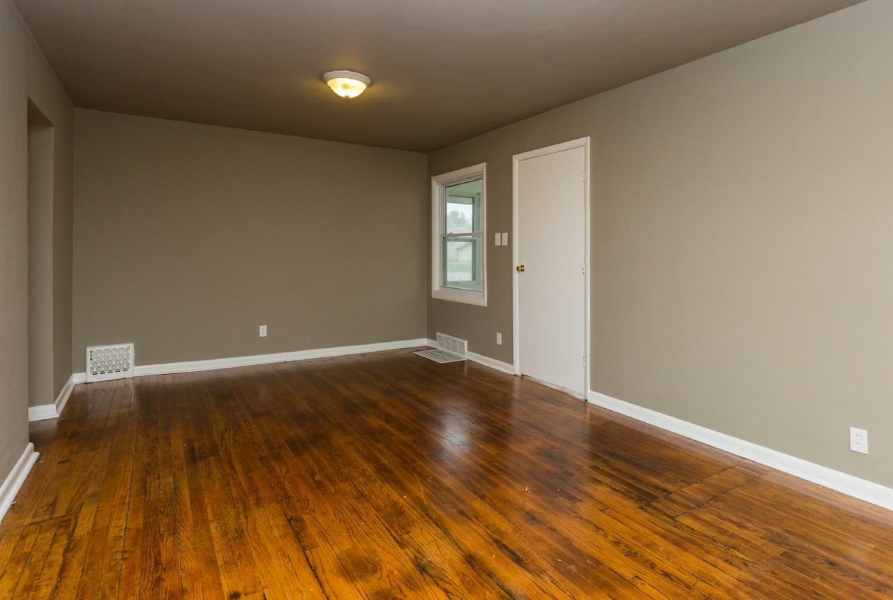 2618 E Grand Ave - Photo 6 of 17