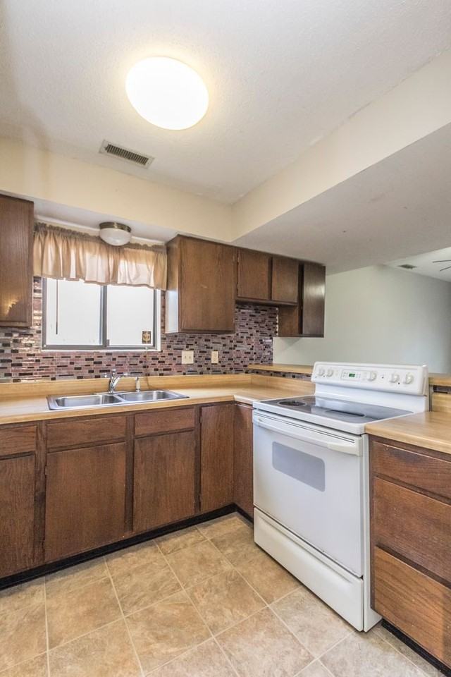 1948 E Bell Ave - Photo 6 of 17