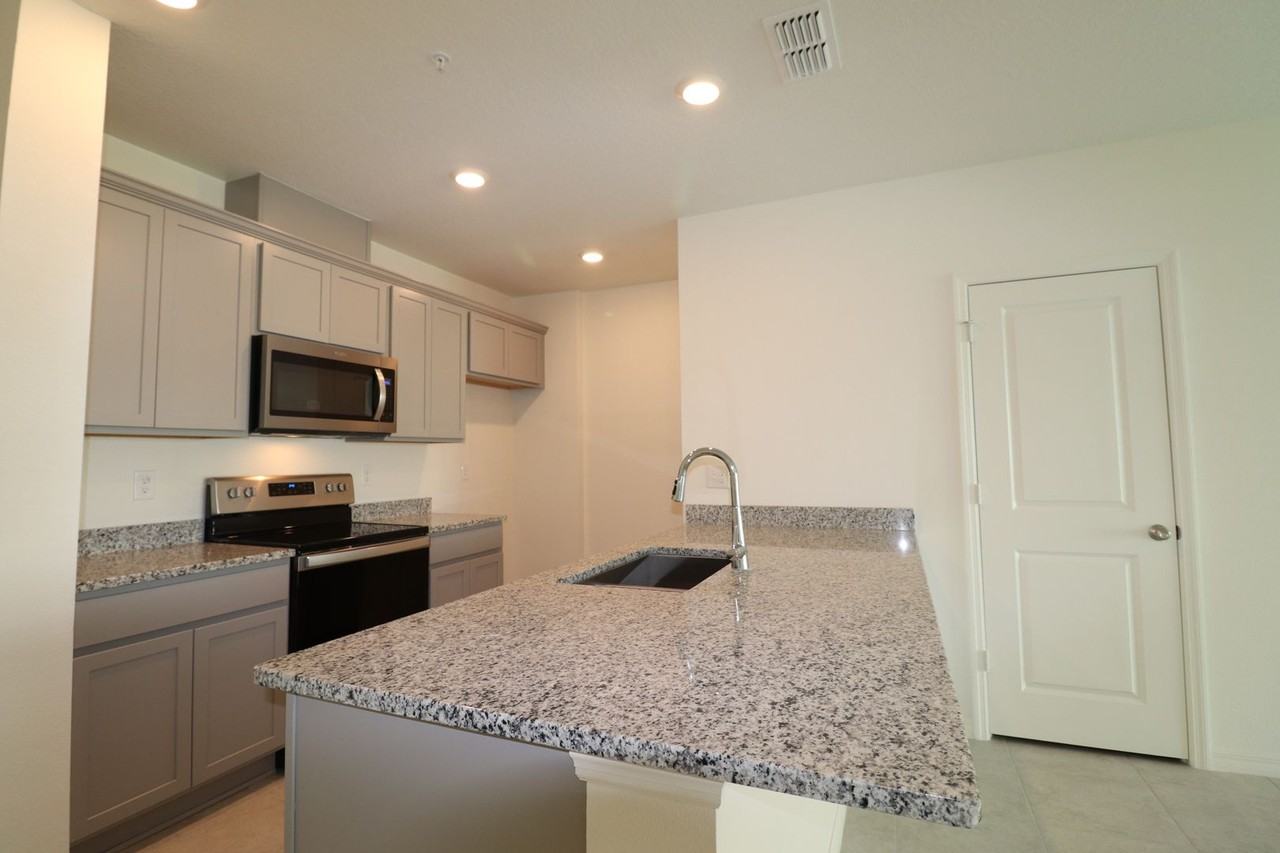 2330 Carrabelle Way - Photo 4 of 16