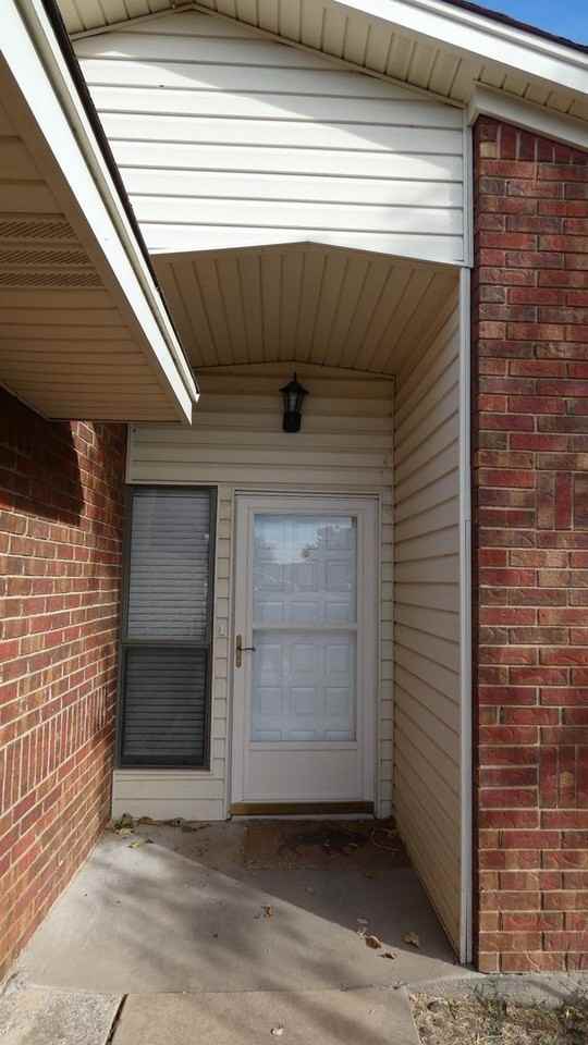 2512 Sw 39th St - Photo 2 of 23