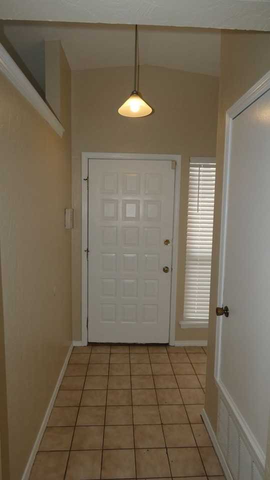 2512 Sw 39th St - Photo 3 of 23
