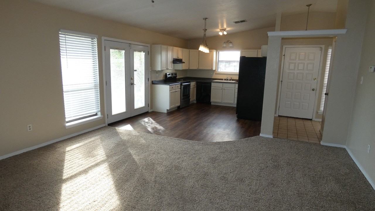 2512 Sw 39th St - Photo 4 of 23