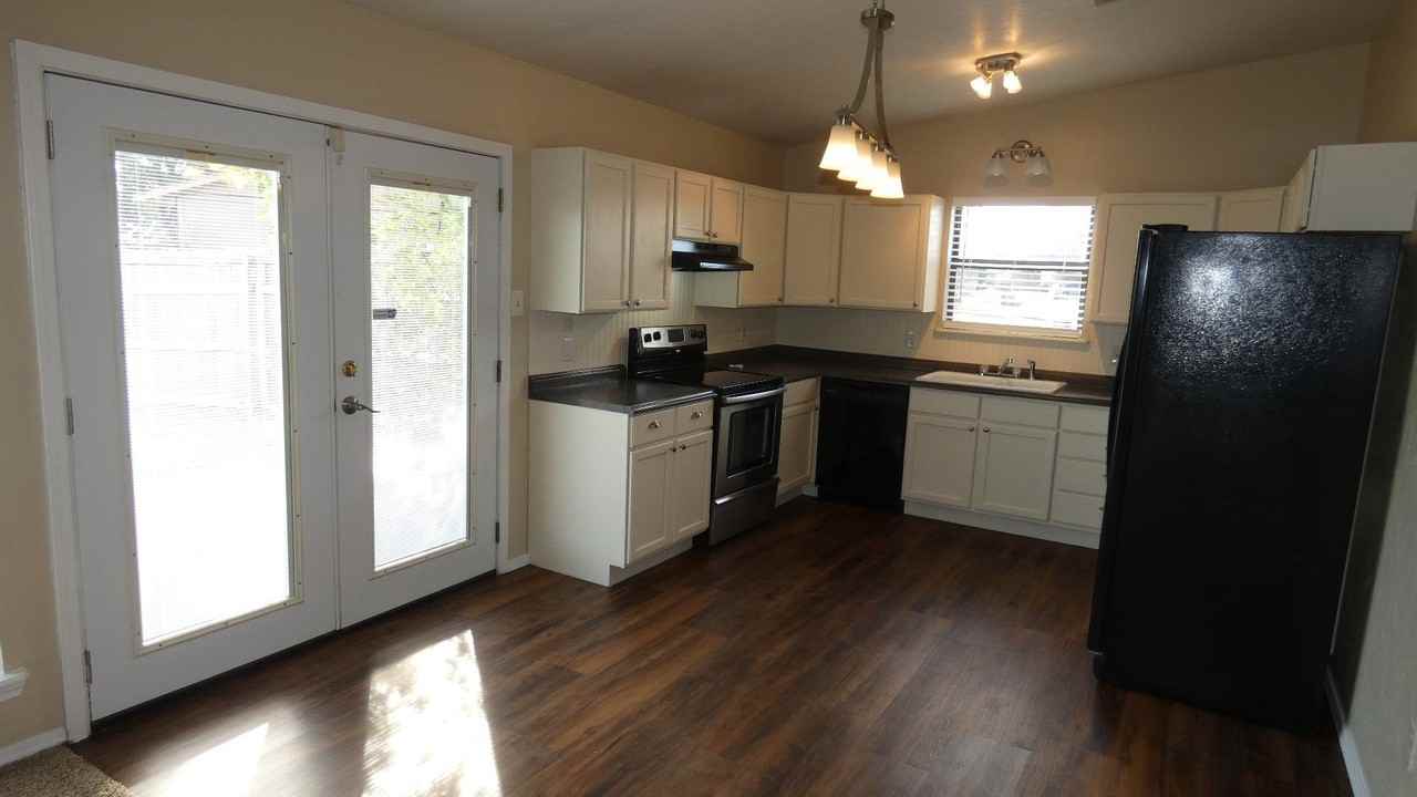 2512 Sw 39th St - Photo 6 of 23