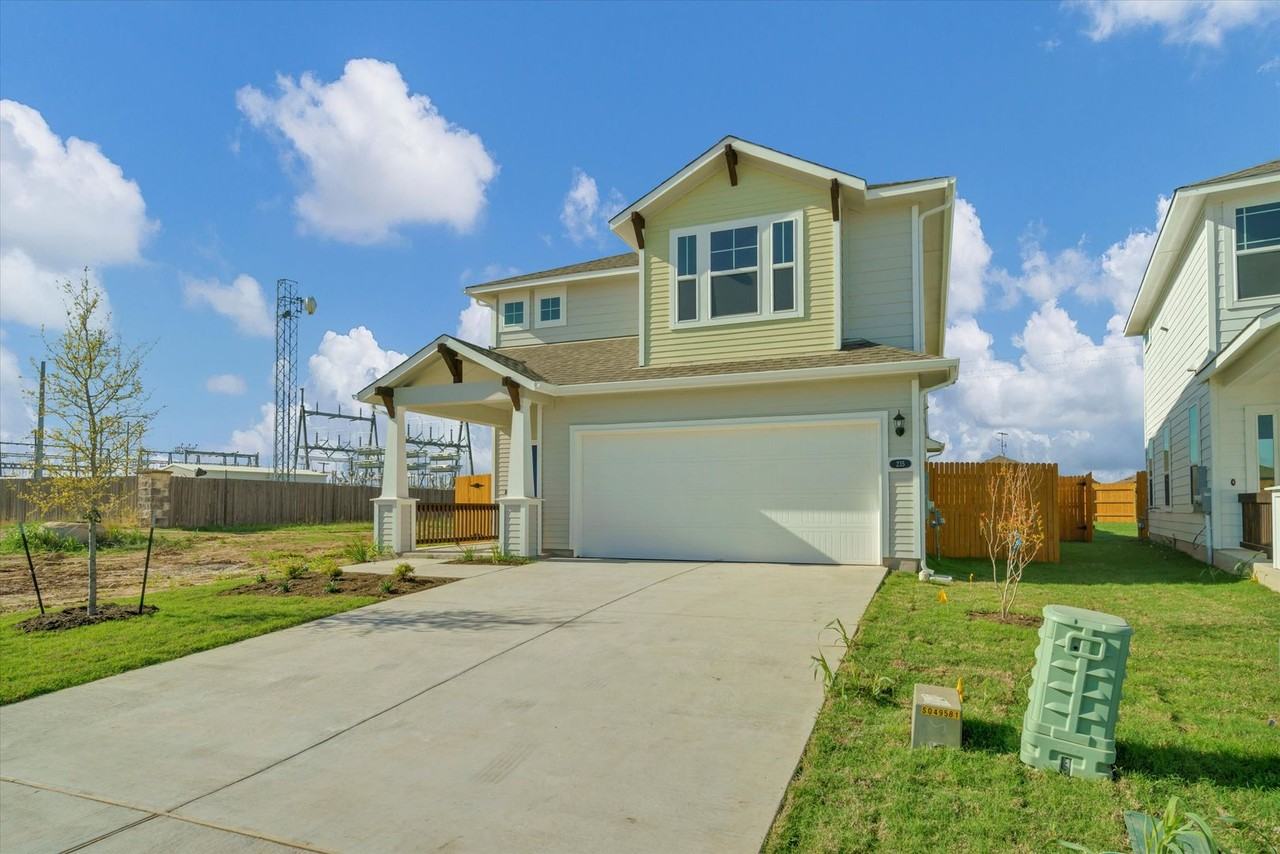 235 Trailside Ln - Photo 2 of 22