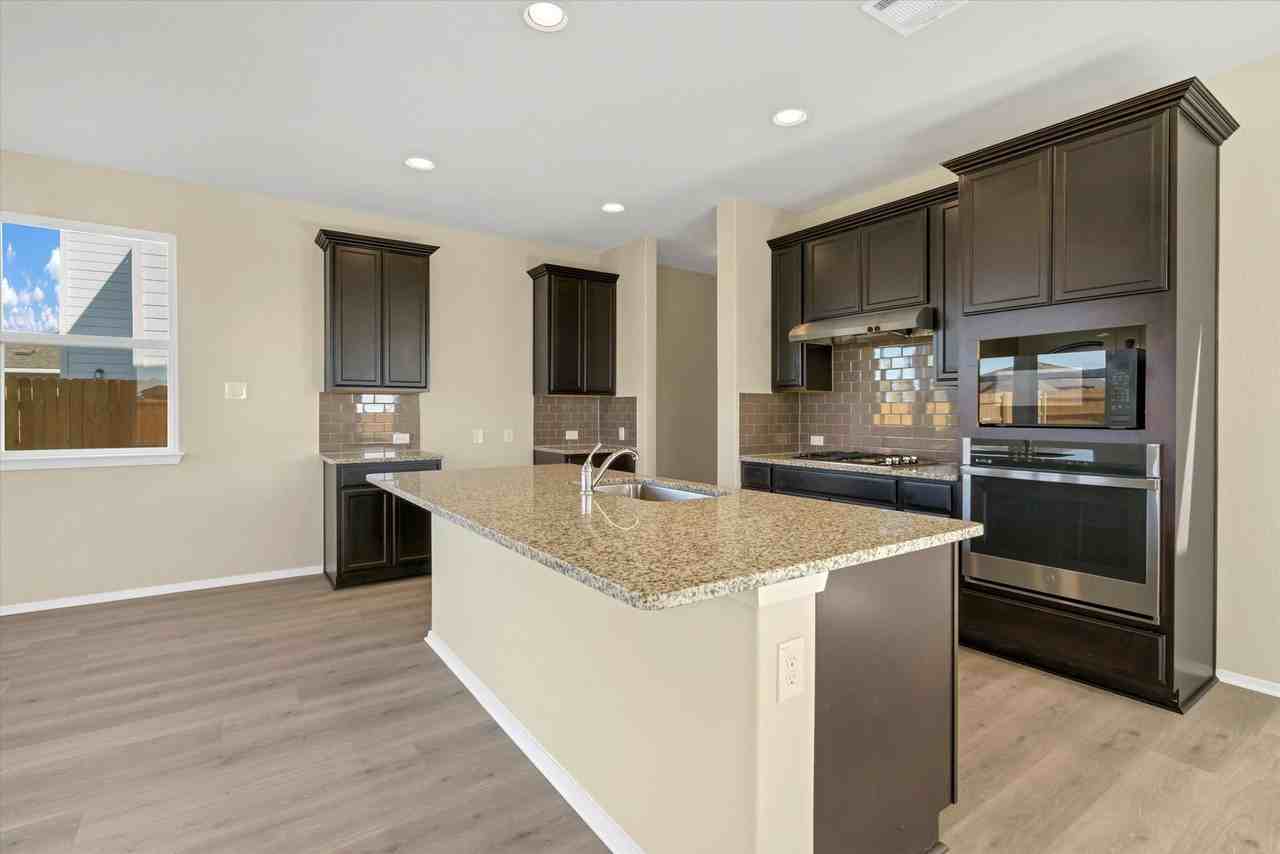 235 Trailside Ln - Photo 5 of 22